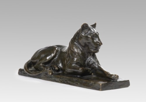 Sculpture Sculpture en Bronze - RICHÉ Louis (1877-1949) - Lionne couchée