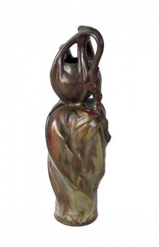 Ernest Bussière (1863-1913) Vase "Receptacle"  en céramique