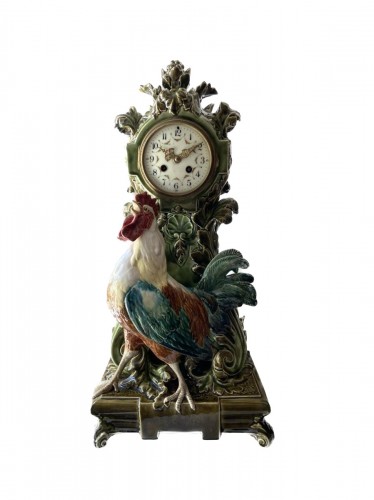 Choisy le Roy, Horloge céramique coq chantant en barbotine d'après Carrier Belleuse