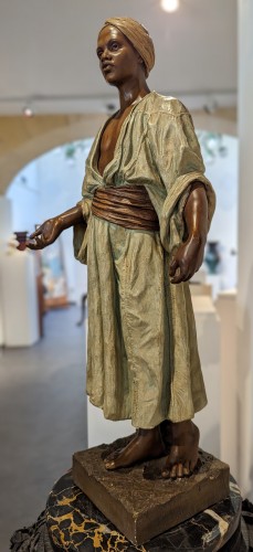 Friedrich GOLDSCHEIDER (1845-1897), Jeune maure au turban - Céramiques, Porcelaines Style Art nouveau