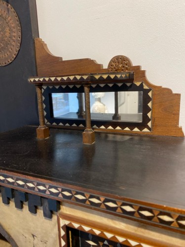 Mobilier  - Meuble étagère - Carlo BUGATTI (1856-1940)