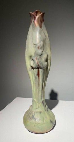 Ernest Bussiere, Vase Iris Art Nouveau en ceramique - Galerie Origines