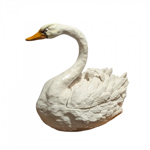 Large swan, decorative ceramic box, 19th century