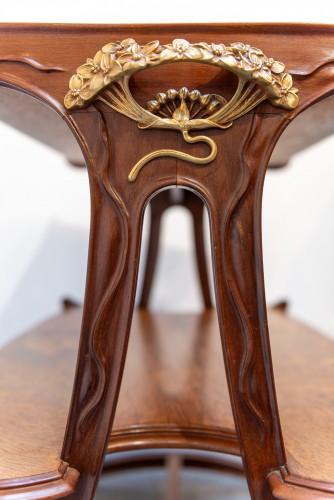 Furniture  - Louis Majorelle (1859-1926) - Mahogany tea table Art Nouveau furniture