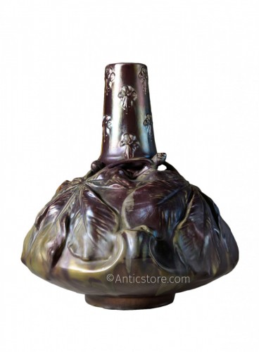 Ernest Bussière - Chestnut vase, iridescent glass skin ceramic