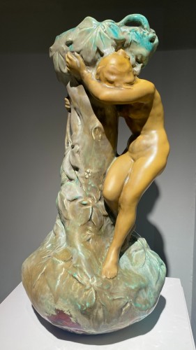 Ernest Bussière (1863-1913) - Long neck ceramic vase Art Nouveau - Porcelain & Faience Style Art nouveau