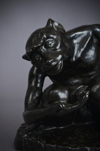  Begging monkey sculpture with dark brown and gray slip - Porcelain & Faience Style Art Déco