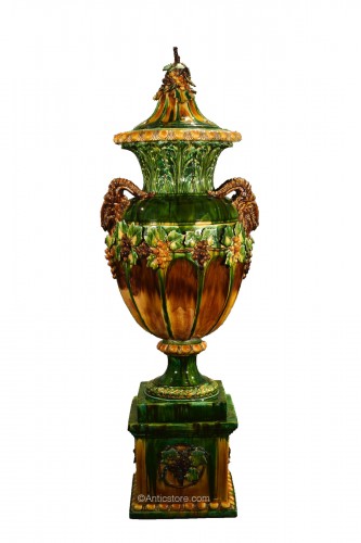 important Majolica - jar on foot-shower in glazed Terracotta 