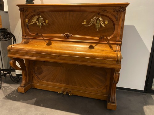 Antiquités - Manufacture Diezer, Piano droit art nouveau