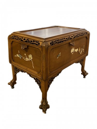 Meuble sculpté dans le goût de Viardot
