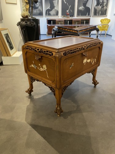 Meuble sculpté dans le goût de Viardot - 