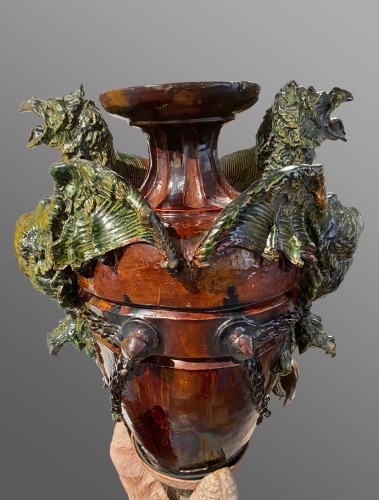 Pair of vases with dragons on stilt-walker feet - 