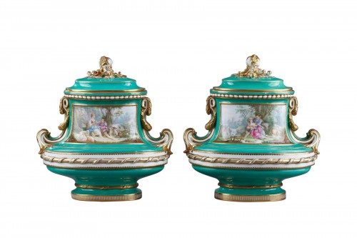 Paire de vases en porcelaine Napoléon III