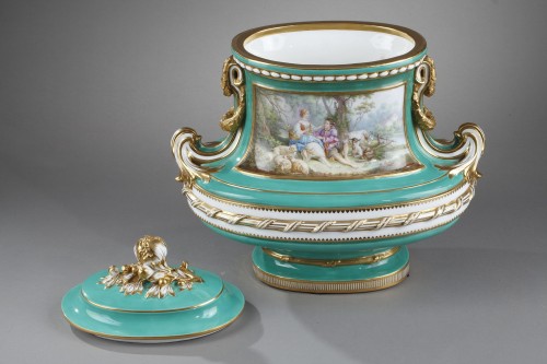 Antiquités - Pair of porcelain vases