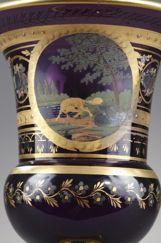 Vase Medicis en opaline améthyste à décor des fables de la fontaine - Verrerie, Cristallerie Style Restauration - Charles X