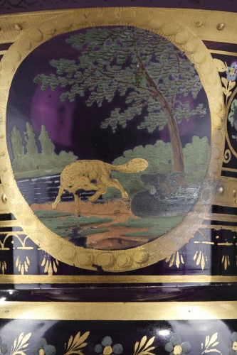 Vase Medicis en opaline améthyste à décor des fables de la fontaine - Ouaiss Antiquités