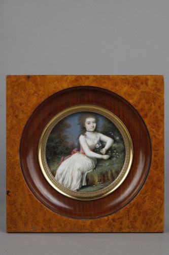 Miniature sur ivoire portrait de femme, XVIIIe siècle - Objets de Vitrine Style 
