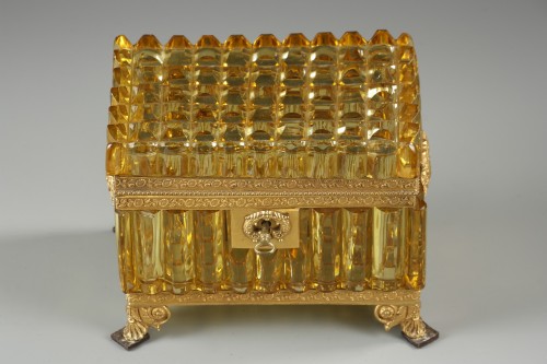 Early 19th century French cut crystal box in Rare Amber color.  - 