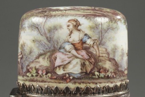 Limoges enamel flask  19th century  - Louis-Philippe