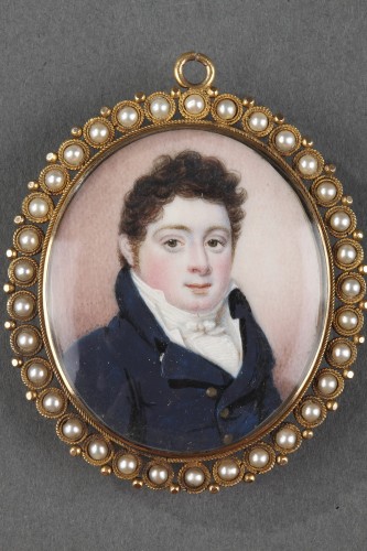 Pendentif porte cheveux "souvenir" avec miniature, époque Louis-Philippe - Bijouterie, Joaillerie Style Louis-Philippe