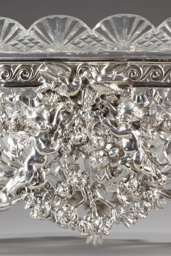 Centre de table en argent et cristal ornée de têtes de bouc - Ouaiss Antiquités