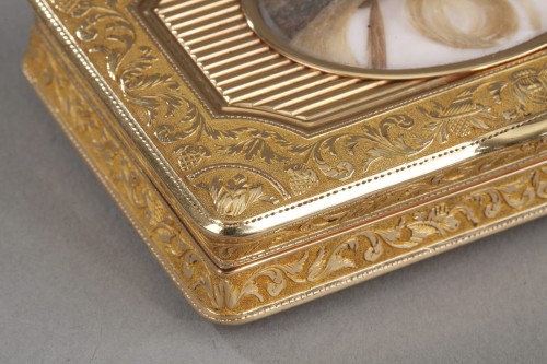 Objects of Vertu  - Early 19th century rectangular gold box