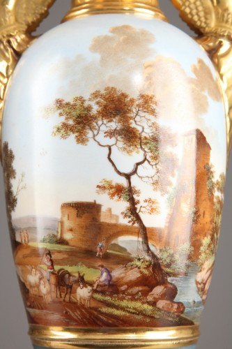 Large pair of vases in Porcelaine de Paris from the Empire - 