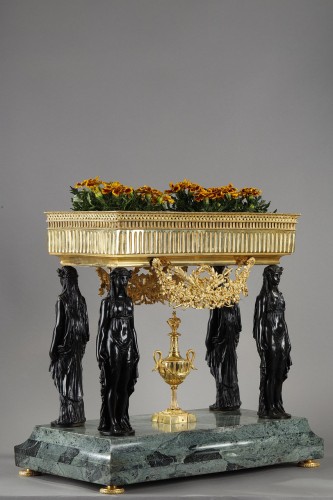 A Late 19th century centerpiece  with Empire style caryatids - Decorative Objects Style Napoléon III