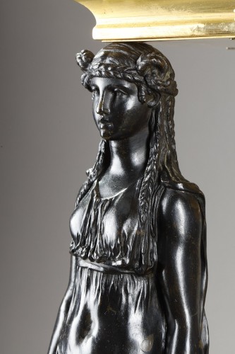 Antiquités - A Late 19th century centerpiece  with Empire style caryatids