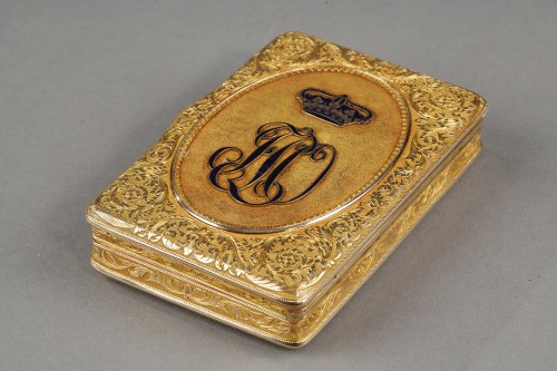 Boite en or au chiffre du Duc d'Orléans, 19e siècle - Ouaiss Antiquités