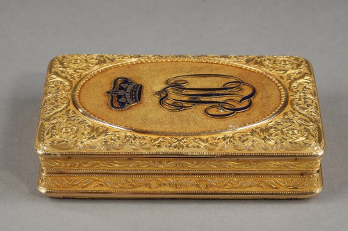 19th century - Rectangular box in gold and blue enamel