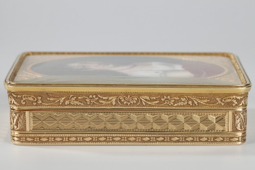 Antiquités - Rectangular snuffbox in gold with miniature signed Joseph Alphonse Boichard