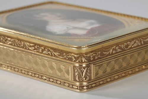 Antiquités - Rectangular snuffbox in gold with miniature signed Joseph Alphonse Boichard