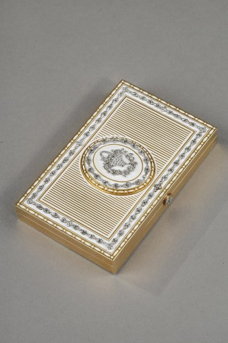 20th century - An Art Deco  gold and enamel minaudiere