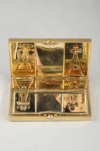 Antiquités - Une minaudiere Art Deco en or et email