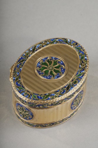 18th century gold and enamel oval snuffbox  - 