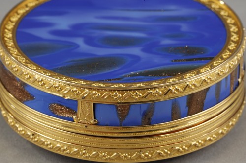 Round box mounted in gold and aventurine, XVIII century - Louis XVI
