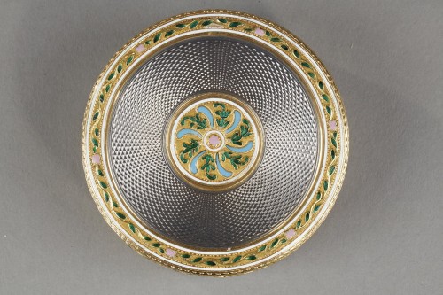Round gold and enamel bonbonniere or snuffbox, late 18th century - Objects of Vertu Style Louis XVI