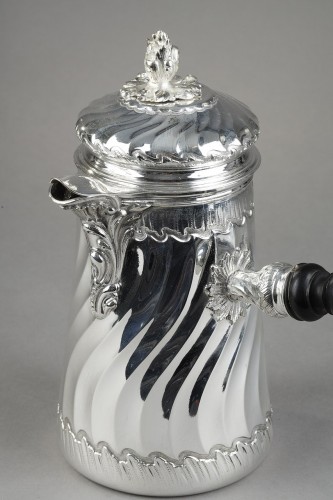Antiquités - A silver Bointaburet chocolatiere, XIX century
