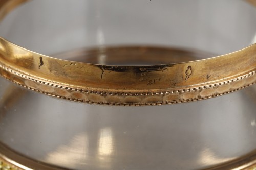 Antiquités - Boite ronde or et cristal, 18e siècle