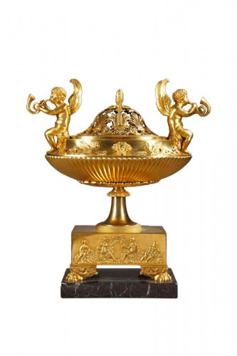 Centre de table brûle-parfum en bronze doré et marbre, époque Empire