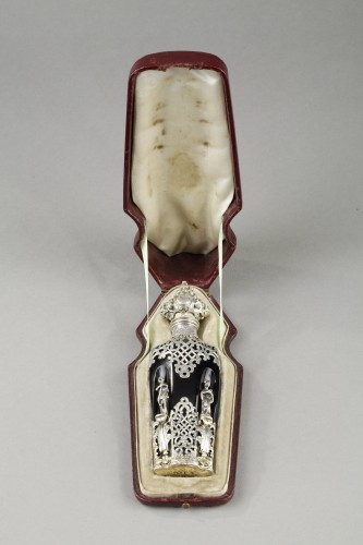 Flacon à sels en cristal améthyste et argent de Louis Bruneau, XIXe siècle - Objets de Vitrine Style Louis-Philippe