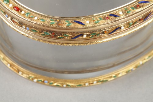 Louis XVI - Boite ovale cristal de roche et or, fin du 18e siècle