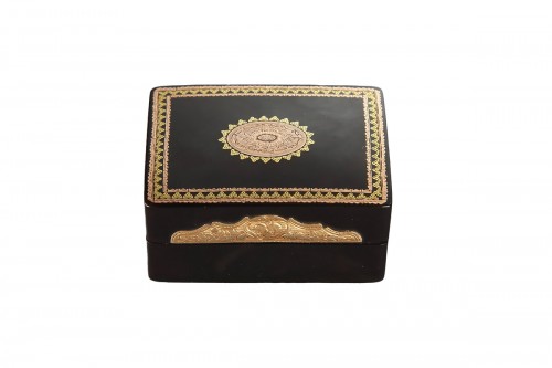 Rectangular tortoiseshell toiletries case