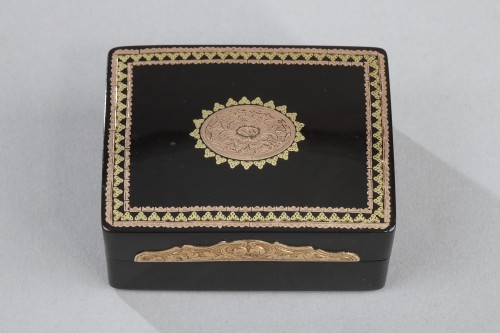 Objets de Vitrine Coffret & Nécessaire - Nécessaire en écaille et or d'époque Louis XVI