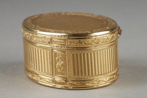 18th century gold snuff box by Pierre Pleyards  - Louis XVI