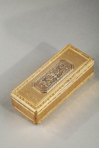 A Louis XVI gold snuffbox, Geneva - 