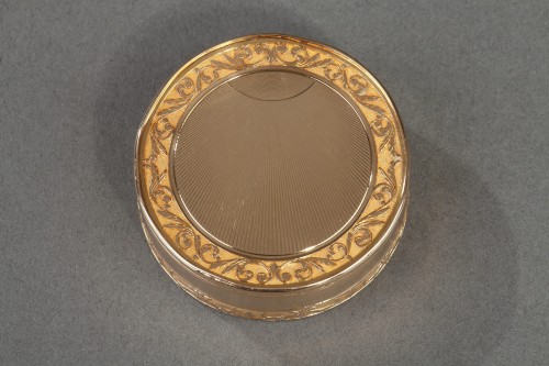 Objects of Vertu  - Gold pill box, Restoration period