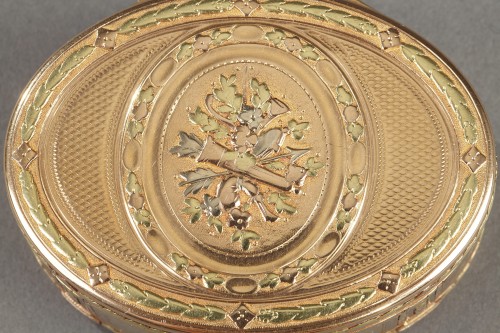 Tabatiere ovale en or d'epoque Louis XVI - Louis XVI
