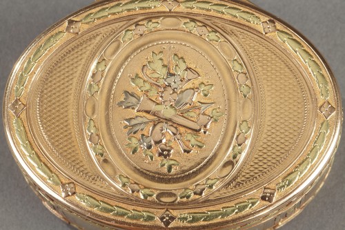 Tabatiere ovale en or d'epoque Louis XVI - Louis XVI
